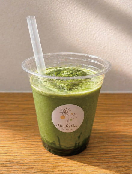 森ノ宮キューズモールの北海道カフェSaSaluの期間限定メニュー抹茶シェイク